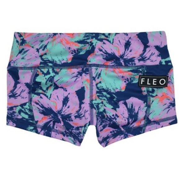 Fleo Pants - NWT FLEO LOW RISE CONTOUR Hibiscus Lilac shorts M